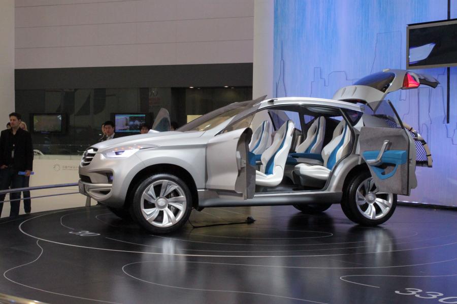  FAW X Concept SUV 2011 года  (фото 11 из 38)
